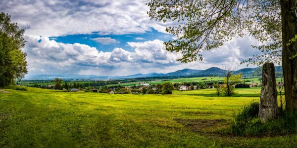 Bertsdorf-Hoernitz - Fernblick zum Isargebirge und Riesengebirge